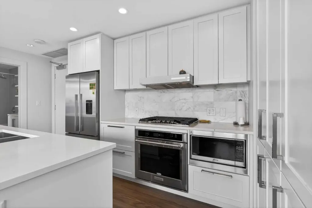 46 9 Street NE Calgary AB T2E 7Y1