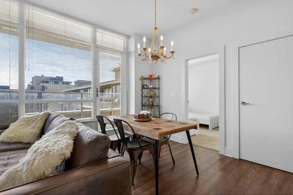 46 9 Street NE Calgary AB T2E 7Y1
