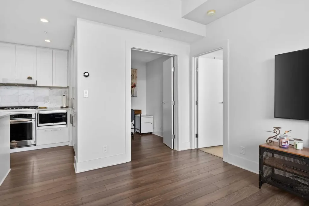 46 9 Street NE Calgary AB T2E 7Y1