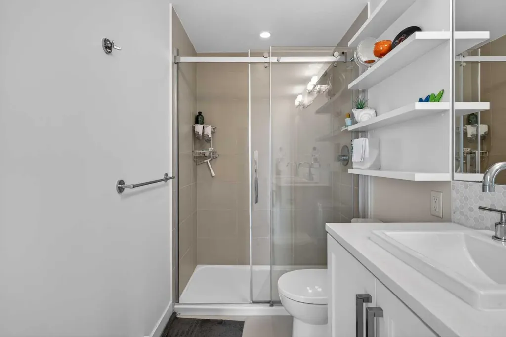 46 9 Street NE Calgary AB T2E 7Y1