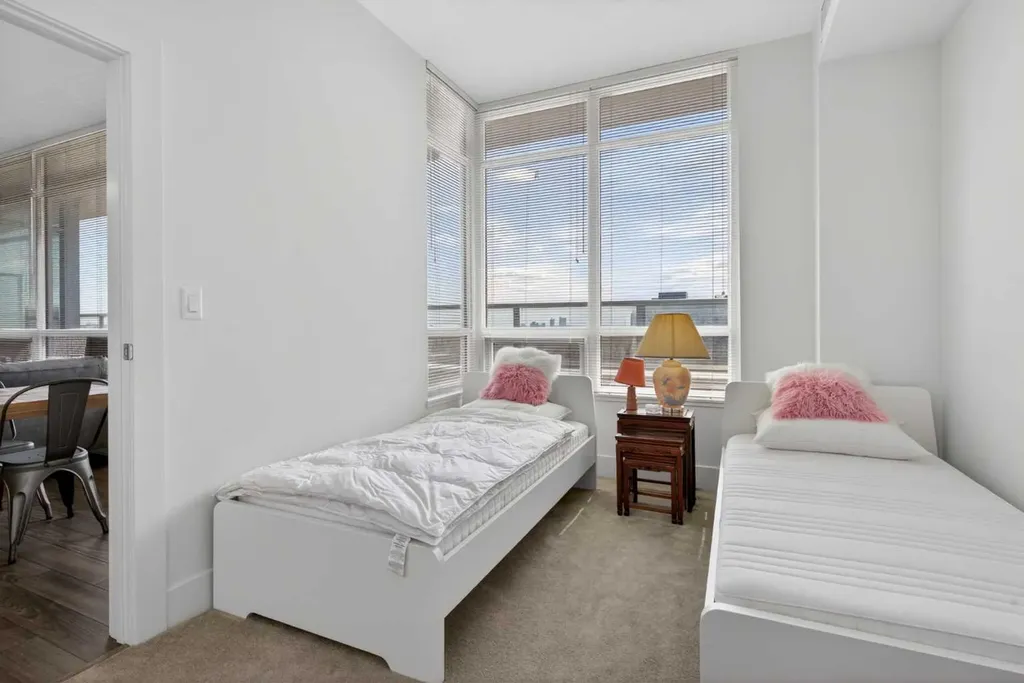 46 9 Street NE Calgary AB T2E 7Y1