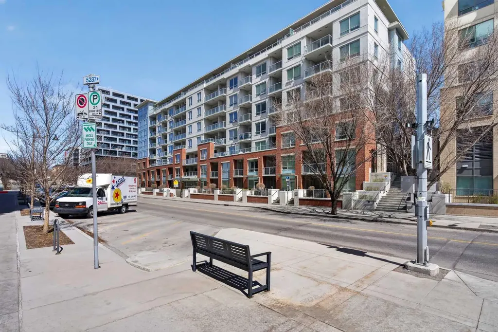 46 9 Street NE Calgary AB T2E 7Y1