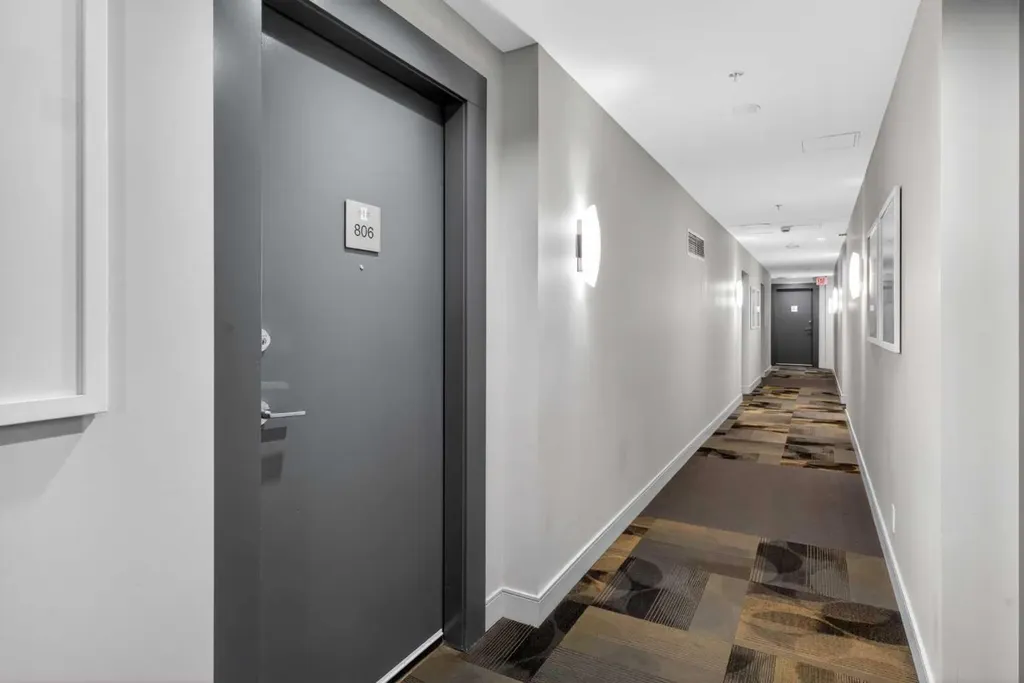 46 9 Street NE Calgary AB T2E 7Y1