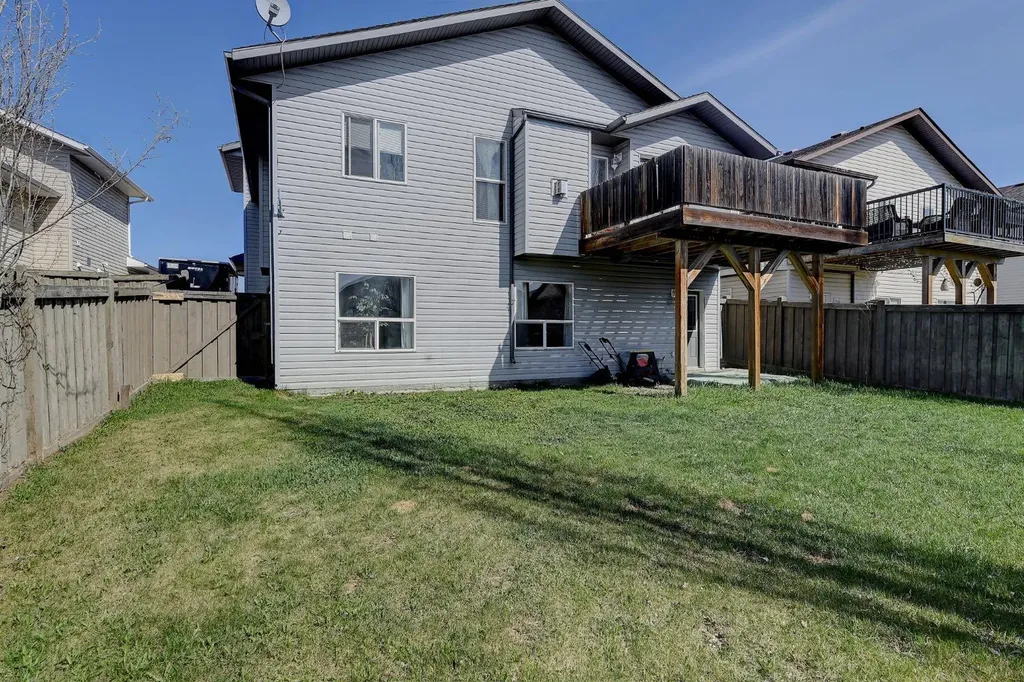 11113 66a Avenue Grande Prairie AB T8W 0B1
