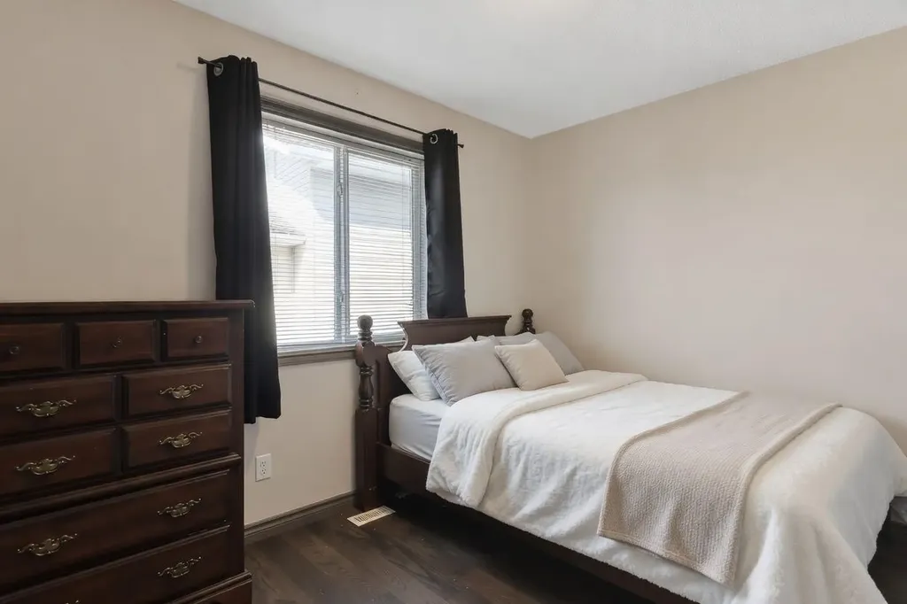 11113 66a Avenue Grande Prairie AB T8W 0B1