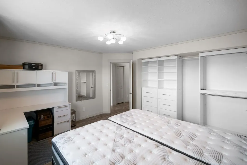 3936 56a Street Close Camrose AB T4V4L1