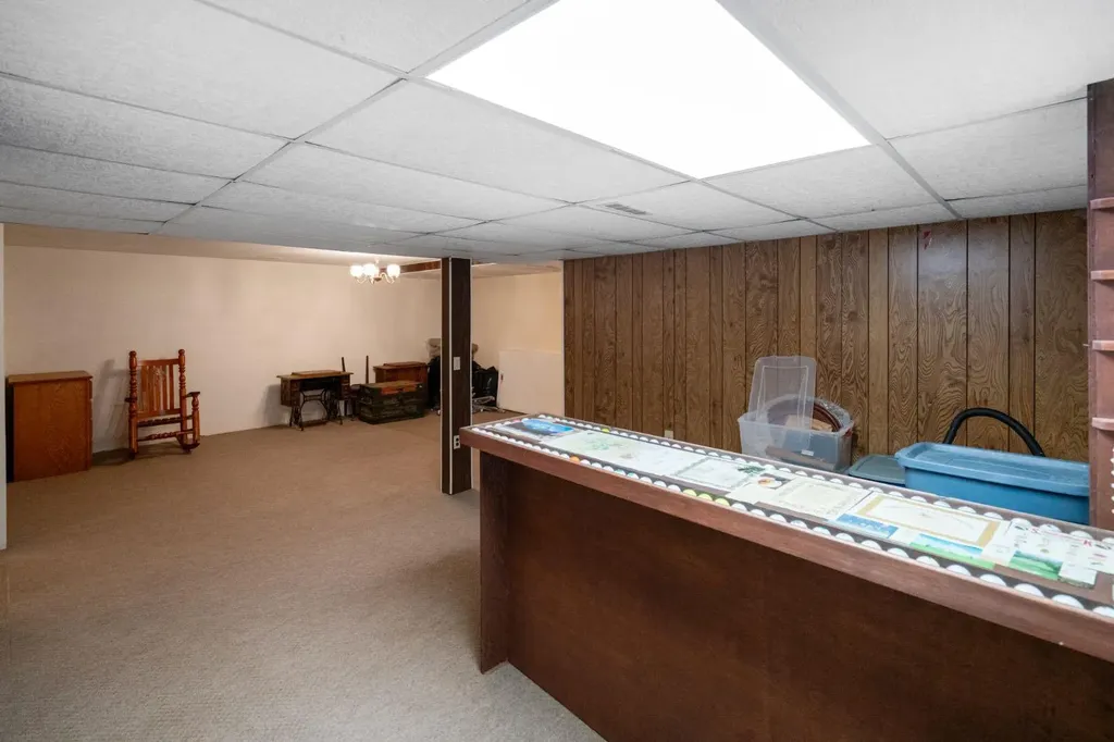 3936 56a Street Close Camrose AB T4V4L1