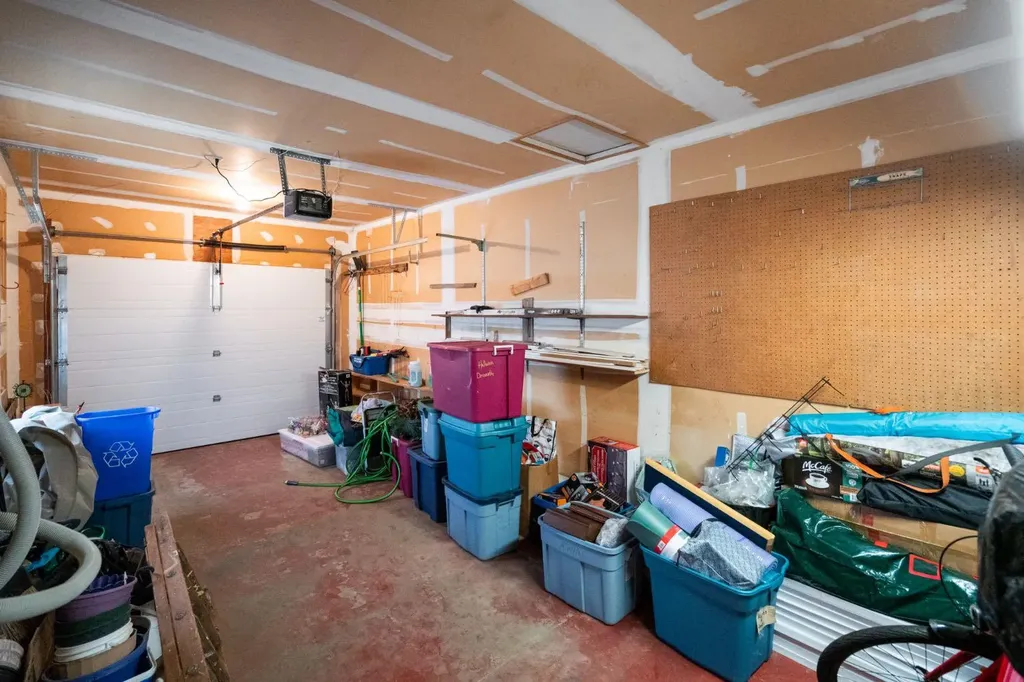 3936 56a Street Close Camrose AB T4V4L1