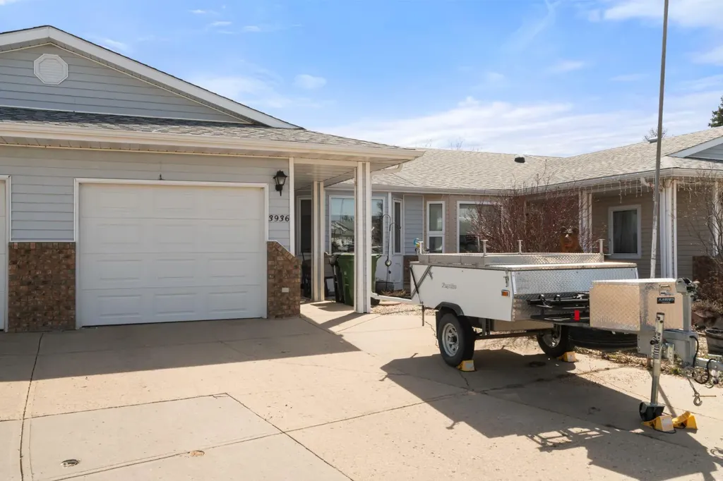 3936 56a Street Close Camrose AB T4V4L1