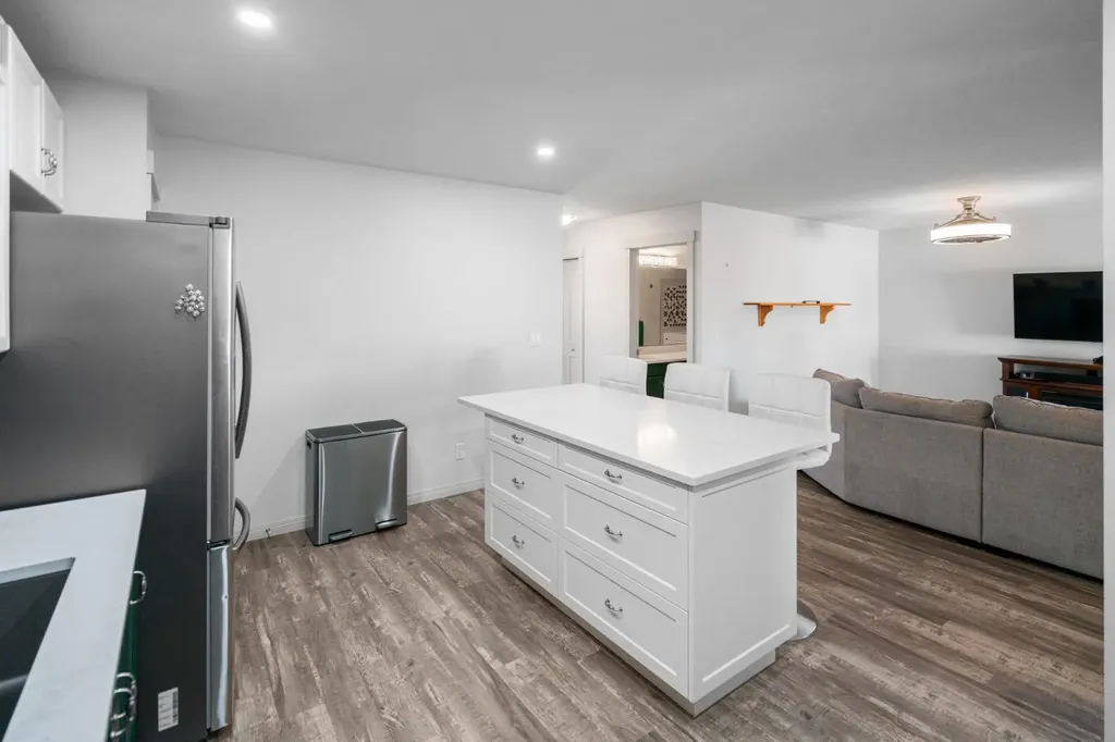 3936 56a Street Close Camrose AB T4V4L1