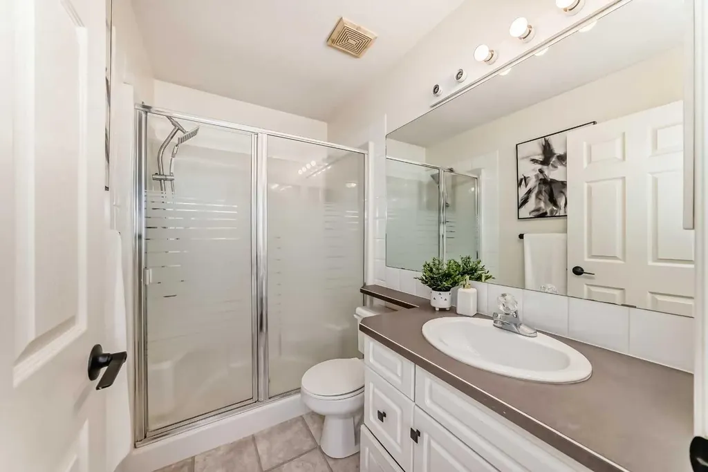 262 Coventry Court NE Calgary AB T3K 5E8