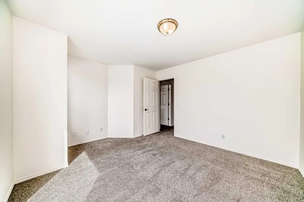 262 Coventry Court NE Calgary AB T3K 5E8