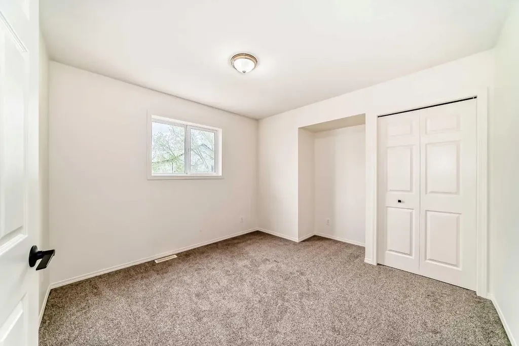 262 Coventry Court NE Calgary AB T3K 5E8