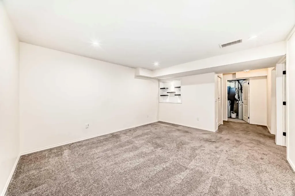262 Coventry Court NE Calgary AB T3K 5E8