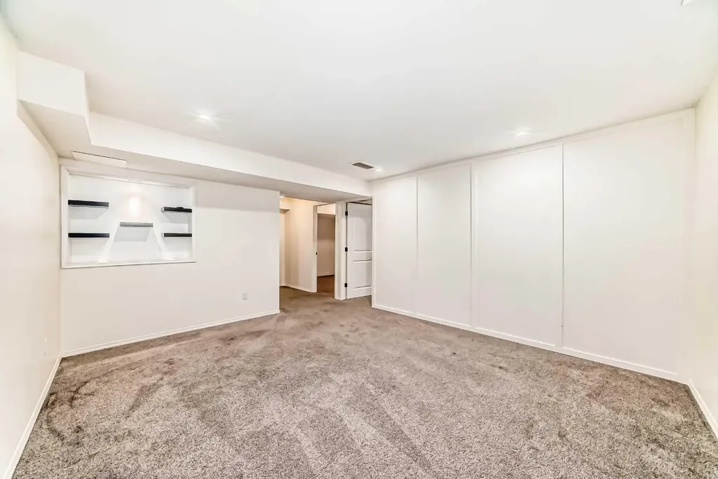 262 Coventry Court NE Calgary AB T3K 5E8