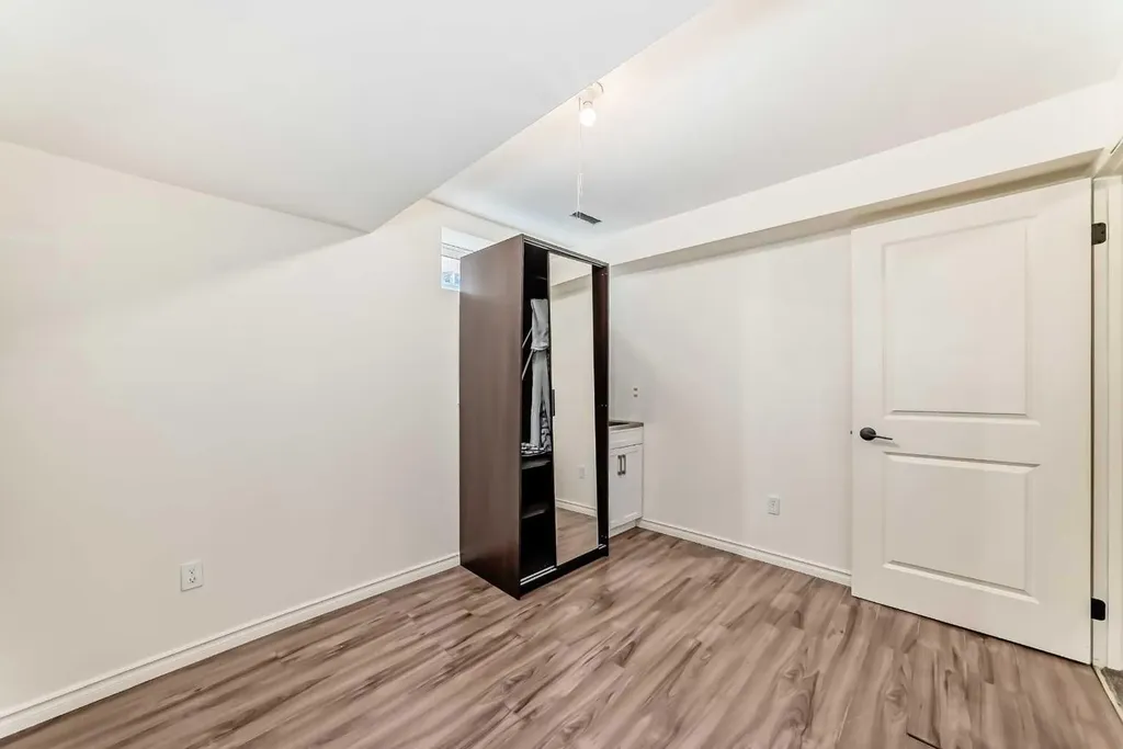 262 Coventry Court NE Calgary AB T3K 5E8