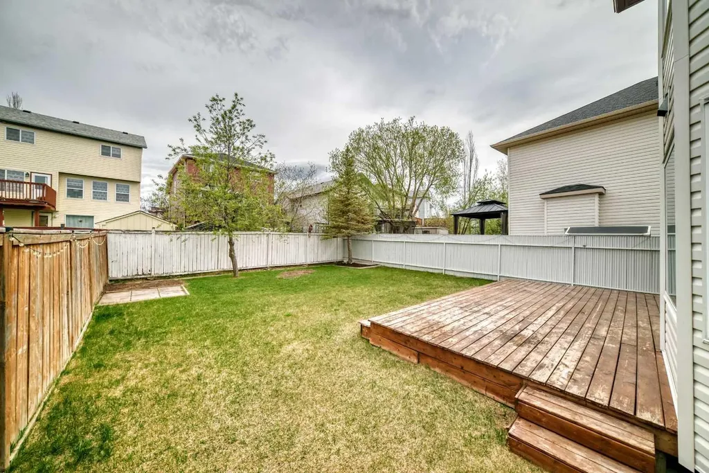 262 Coventry Court NE Calgary AB T3K 5E8