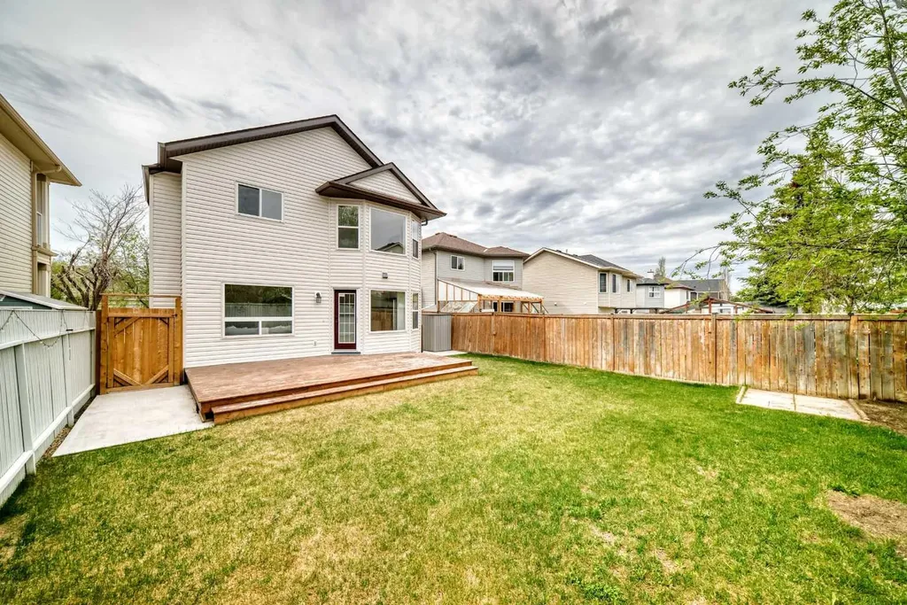 262 Coventry Court NE Calgary AB T3K 5E8