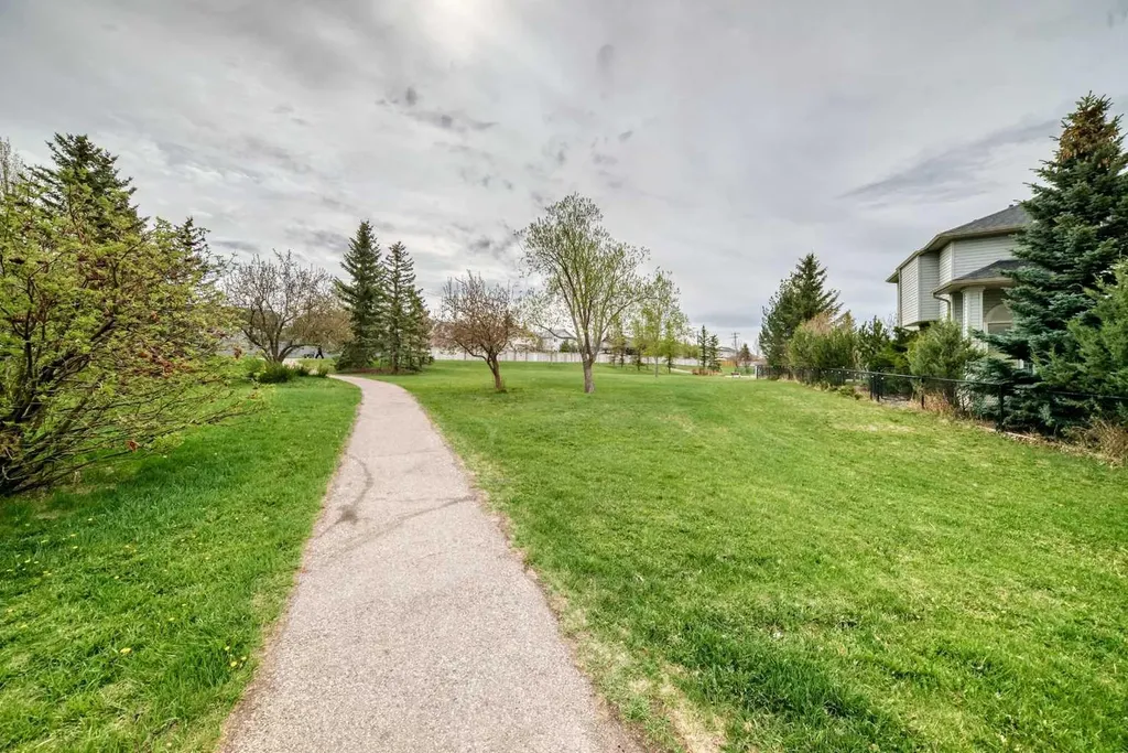 262 Coventry Court NE Calgary AB T3K 5E8