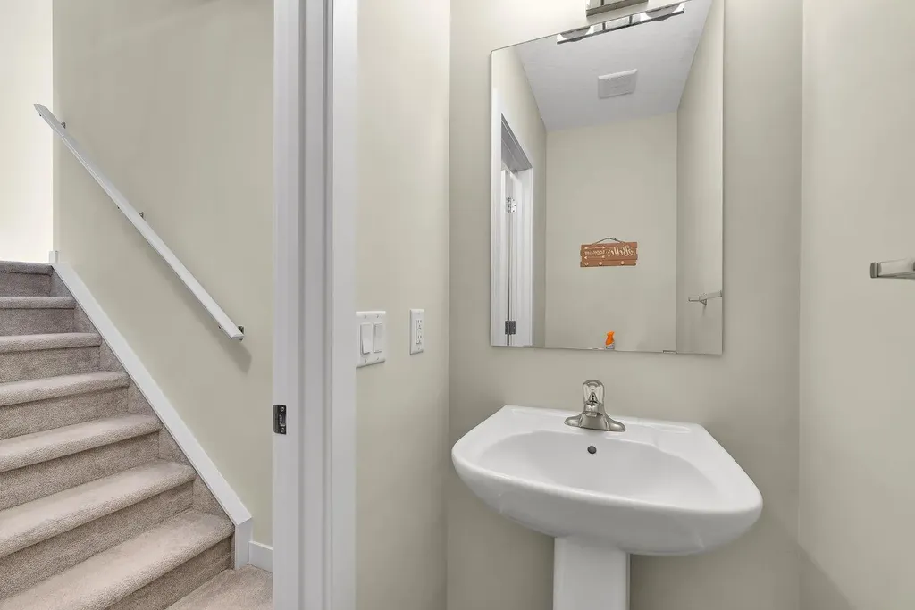 249 Sage Hill Grove NW Calgary AB T3R0Z8