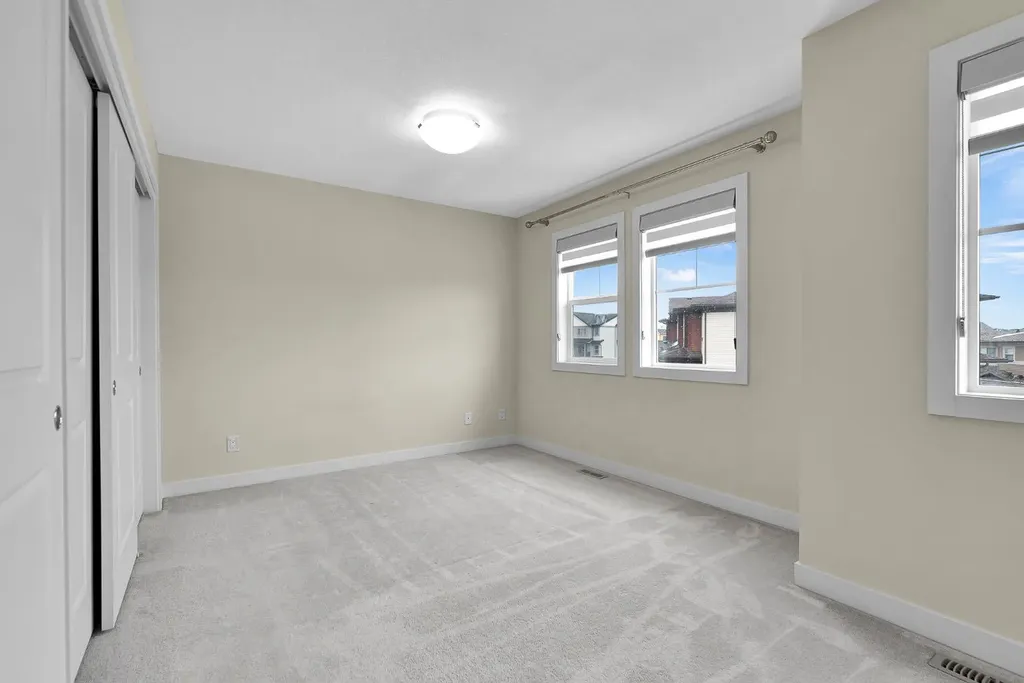 249 Sage Hill Grove NW Calgary AB T3R0Z8