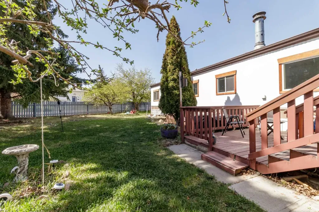 5344 76 Street Red Deer AB T4P 2A6