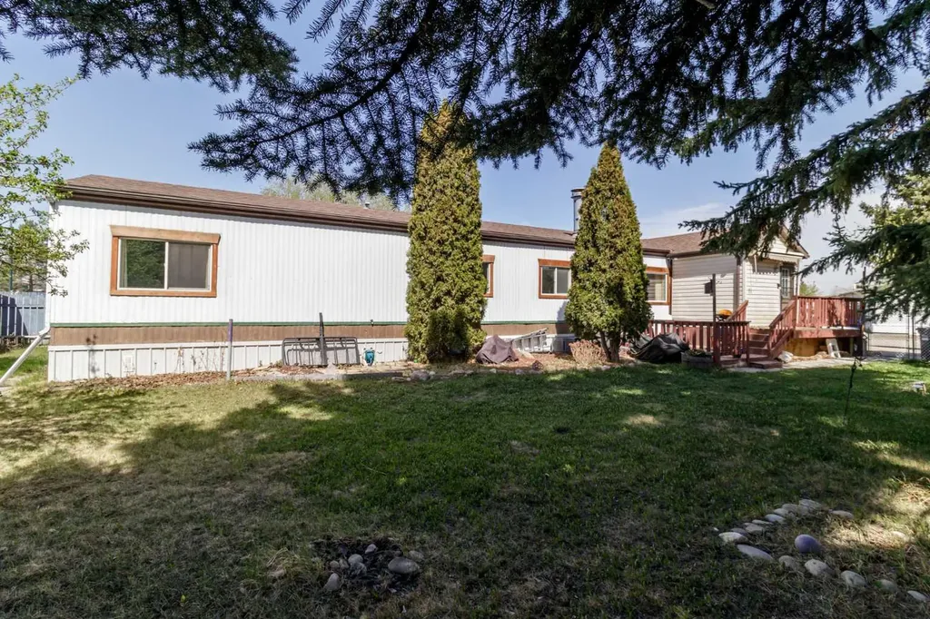 5344 76 Street Red Deer AB T4P 2A6