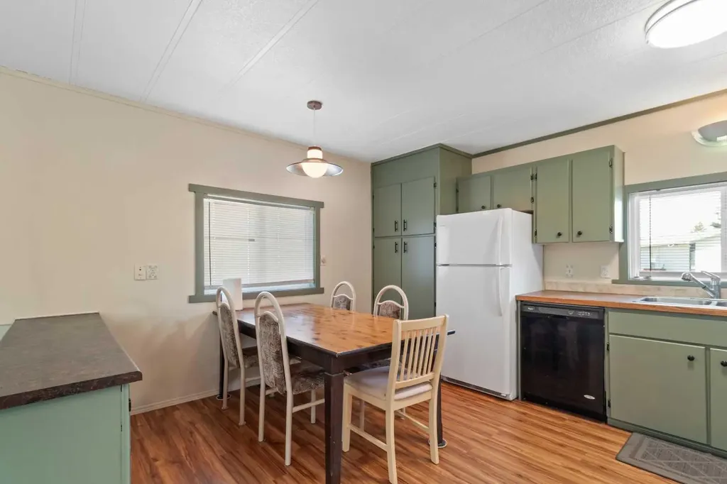 5344 76 Street Red Deer AB T4P 2A6