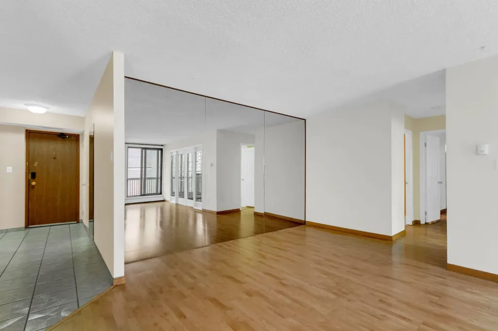 215 14 Avenue SW Calgary AB T2R 0M2