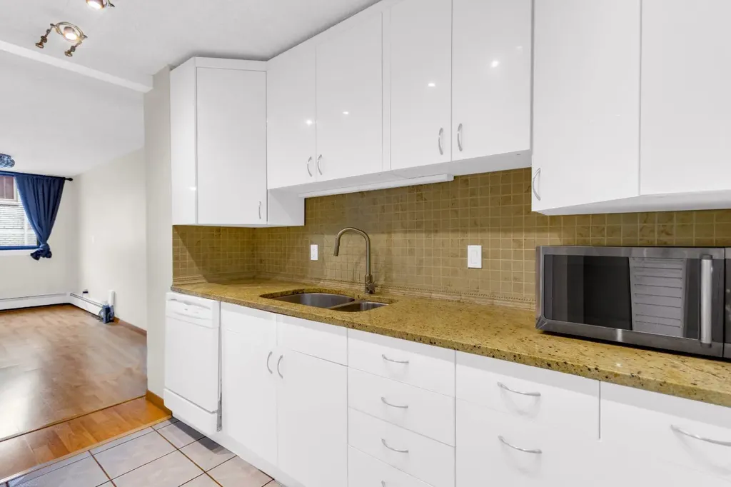215 14 Avenue SW Calgary AB T2R 0M2