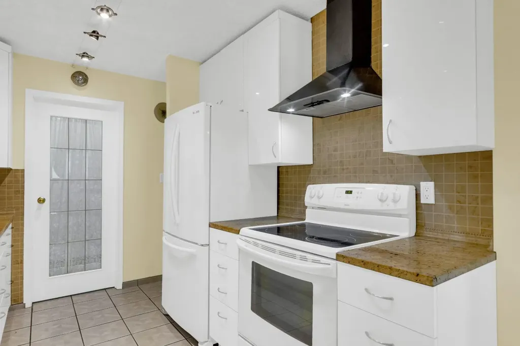 215 14 Avenue SW Calgary AB T2R 0M2