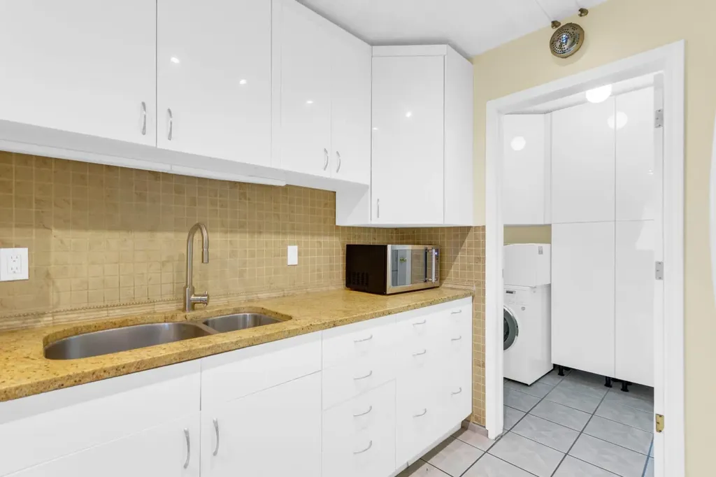 215 14 Avenue SW Calgary AB T2R 0M2