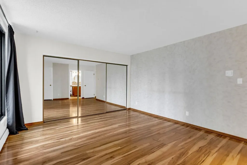215 14 Avenue SW Calgary AB T2R 0M2