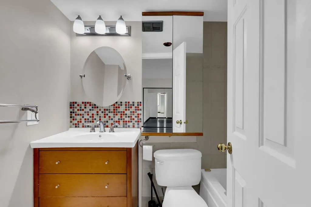 215 14 Avenue SW Calgary AB T2R 0M2