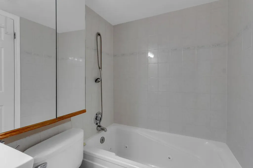 215 14 Avenue SW Calgary AB T2R 0M2