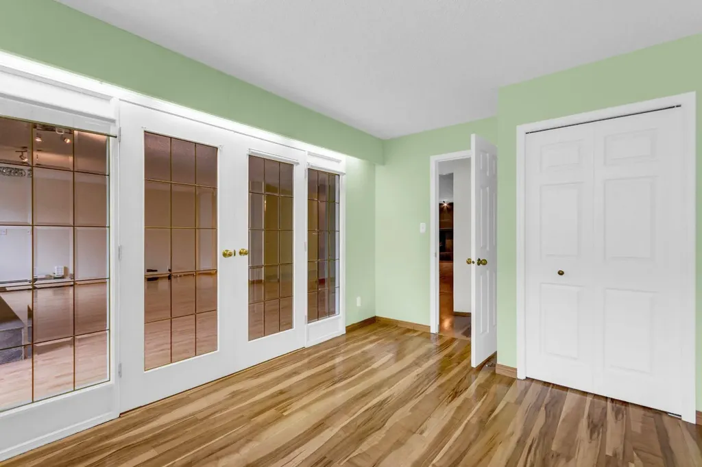 215 14 Avenue SW Calgary AB T2R 0M2