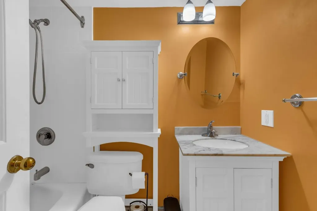 215 14 Avenue SW Calgary AB T2R 0M2