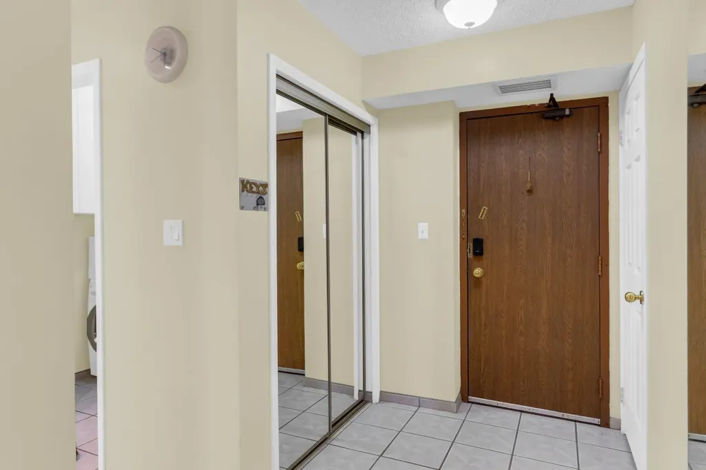 215 14 Avenue SW Calgary AB T2R 0M2
