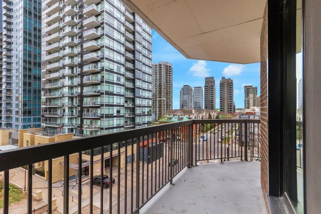 215 14 Avenue SW Calgary AB T2R 0M2