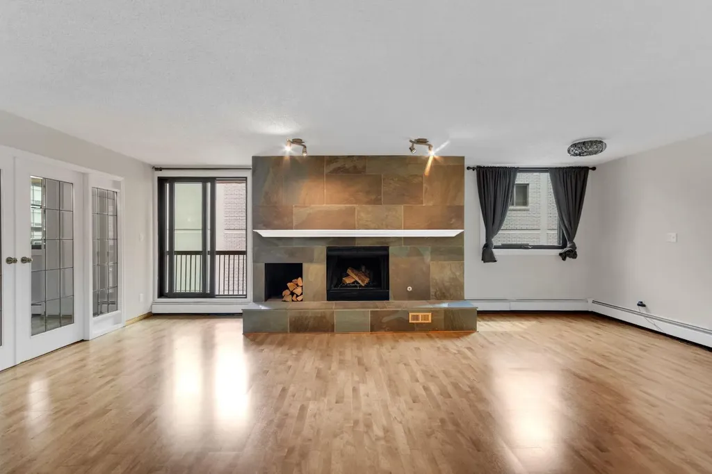 215 14 Avenue SW Calgary AB T2R 0M2
