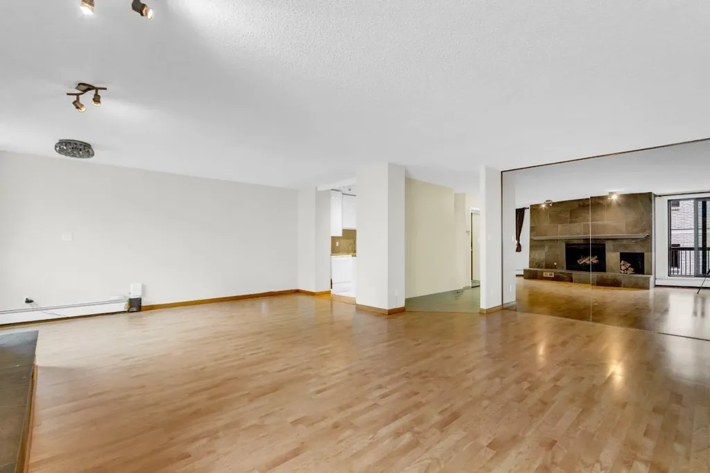 215 14 Avenue SW Calgary AB T2R 0M2