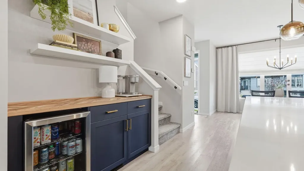 77 Wolf Gate Okotoks AB T1S 5T9