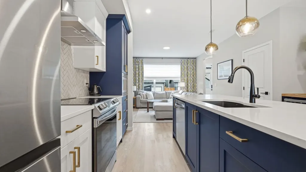 77 Wolf Gate Okotoks AB T1S 5T9