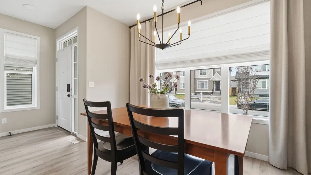 77 Wolf Gate Okotoks AB T1S 5T9