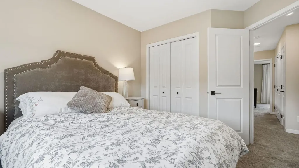 77 Wolf Gate Okotoks AB T1S 5T9