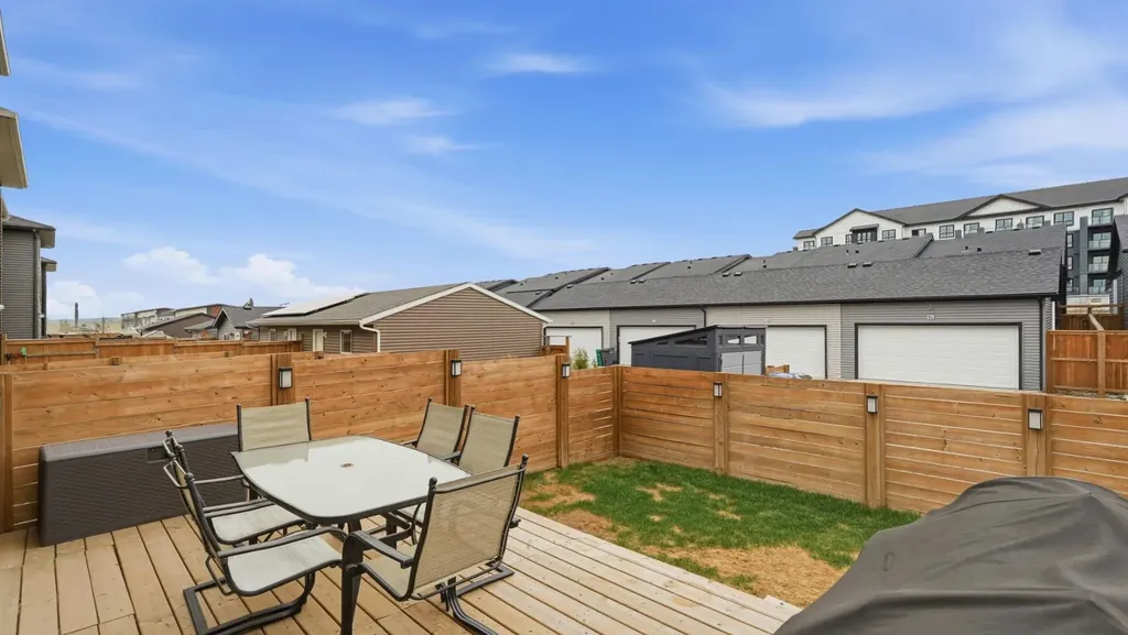 77 Wolf Gate Okotoks AB T1S 5T9