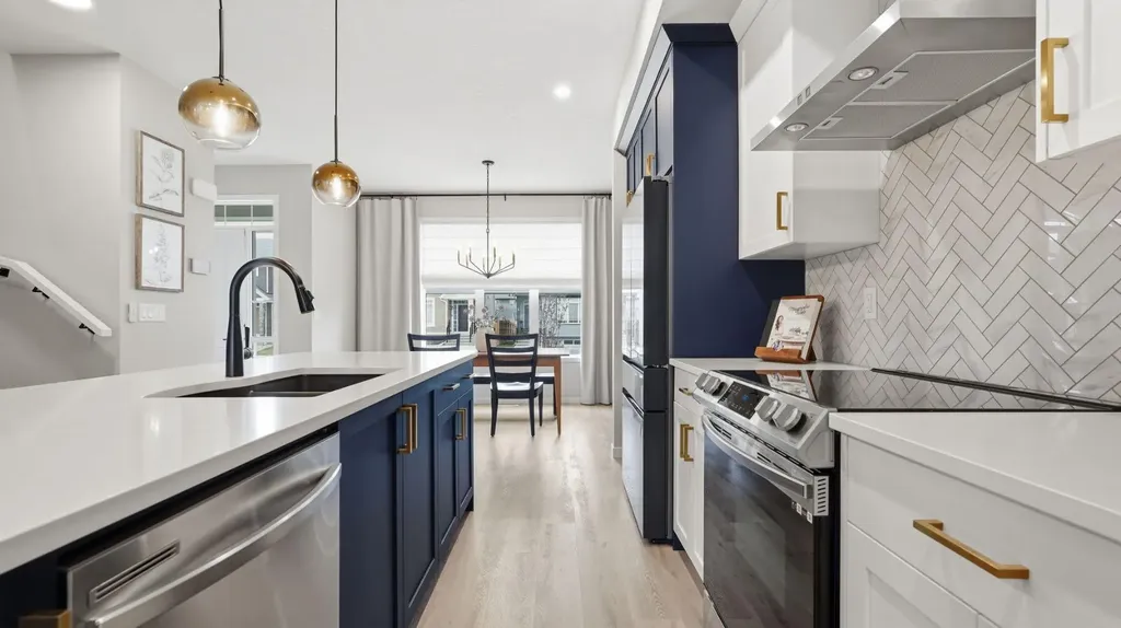 77 Wolf Gate Okotoks AB T1S 5T9