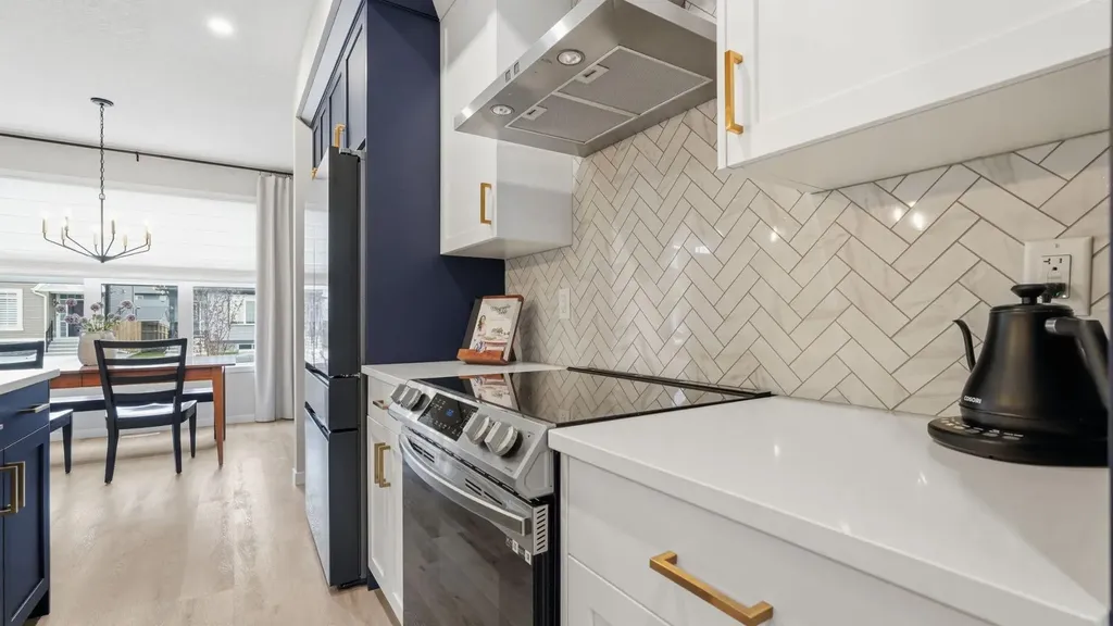 77 Wolf Gate Okotoks AB T1S 5T9