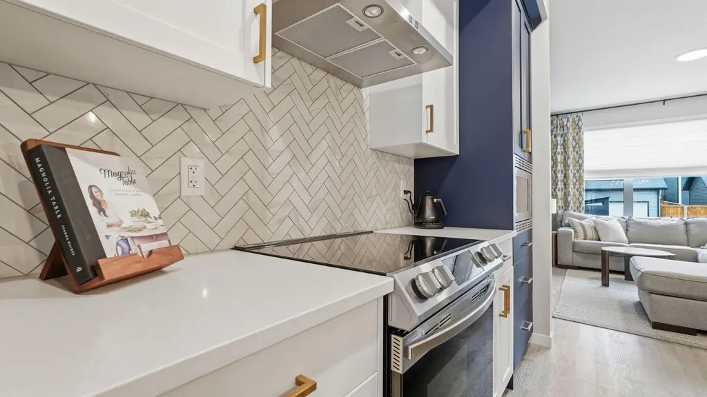 77 Wolf Gate Okotoks AB T1S 5T9