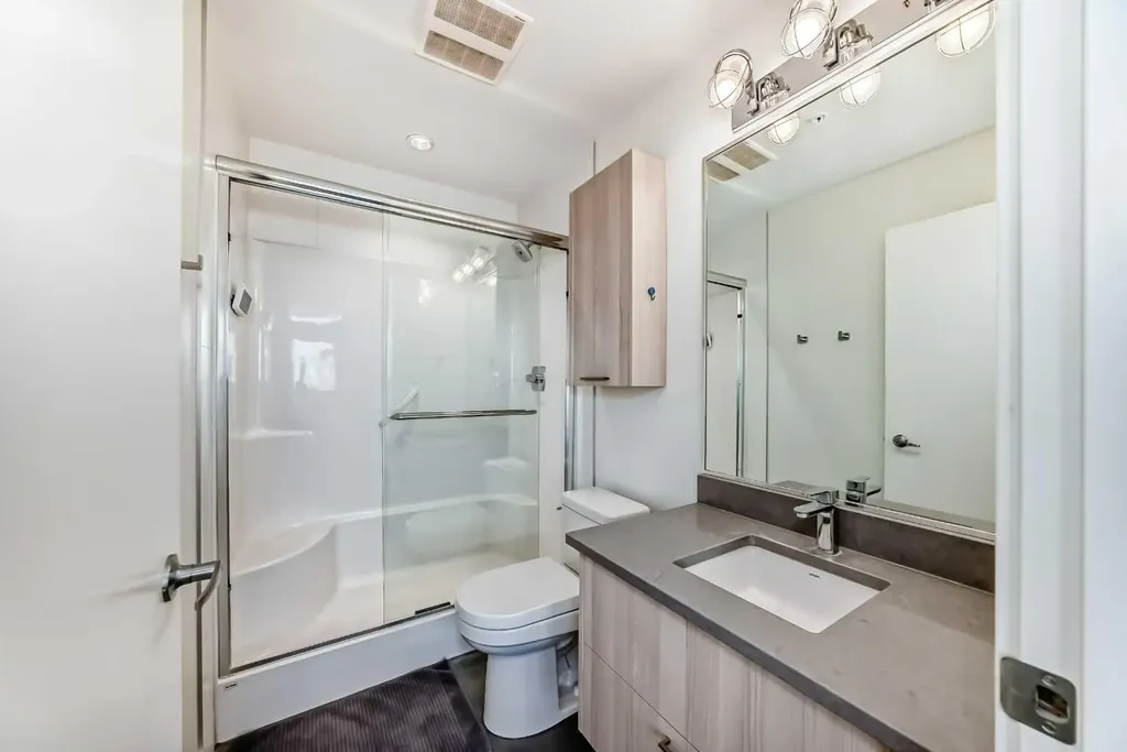 624 8 Avenue SE Calgary AB T2G 1S5